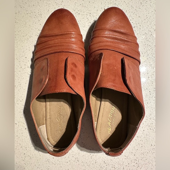 Kenneth Cole•Slip-on Loafers (8) - Picture 4 of 8